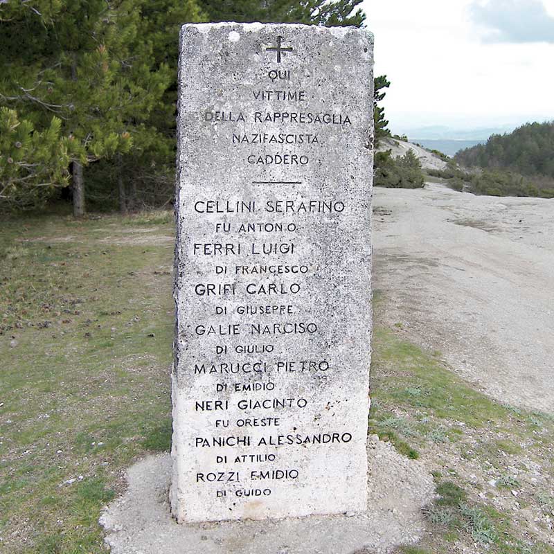 Cippo che ricorda l’uccisione dei partigiani del 3 ottobre 1943, in prossimità della SP76 per S. Giacomo.